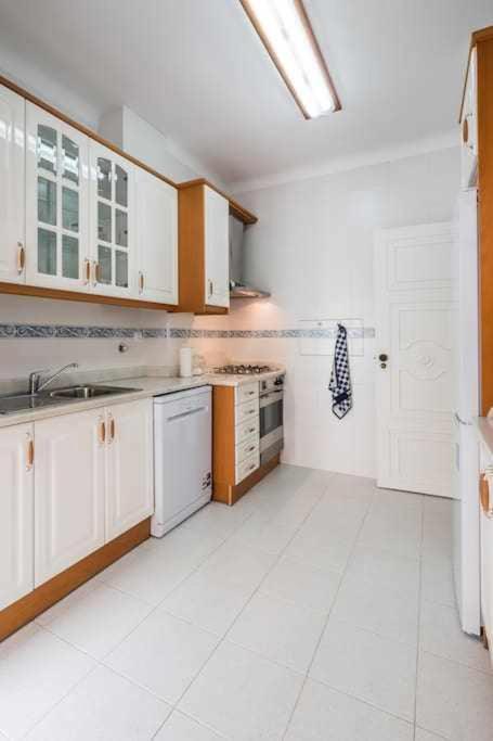 Apart Lisboa Confortavel 2 Quartos Com Terraco Odivelas  Ngoại thất bức ảnh