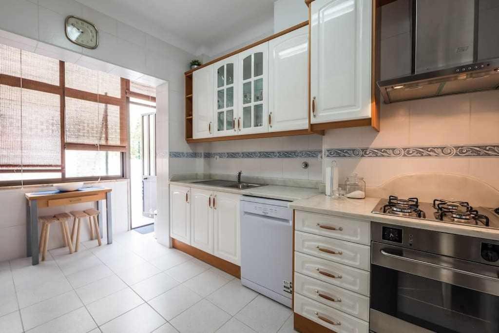Apart Lisboa Confortavel 2 Quartos Com Terraco Odivelas  Ngoại thất bức ảnh