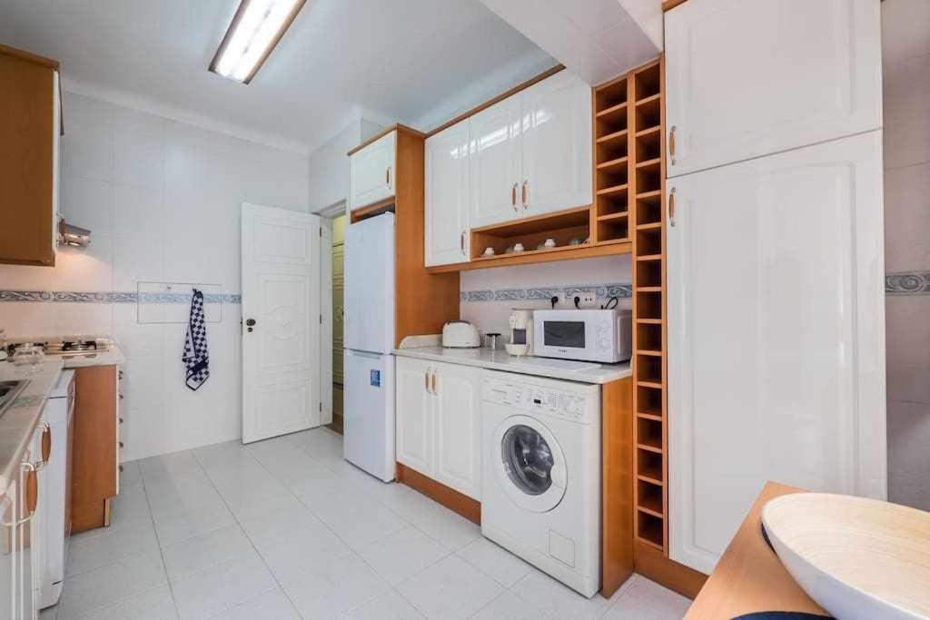 Apart Lisboa Confortavel 2 Quartos Com Terraco Odivelas  Ngoại thất bức ảnh