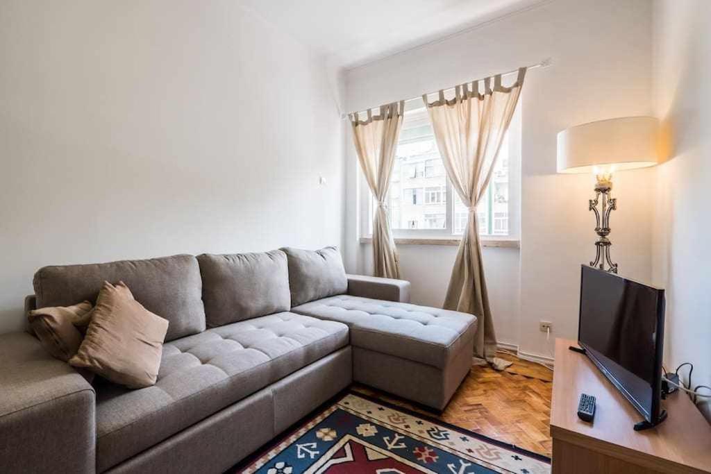 Apart Lisboa Confortavel 2 Quartos Com Terraco Odivelas  Ngoại thất bức ảnh