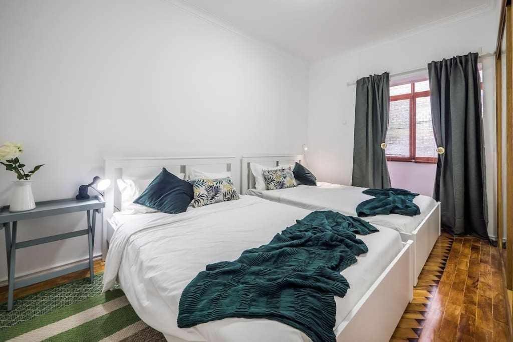 Apart Lisboa Confortavel 2 Quartos Com Terraco Odivelas  Ngoại thất bức ảnh